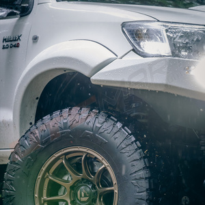 HILUX 2011 - 2015 FLARES R76 BULL BAR FRONT SET 76MM WIDE
